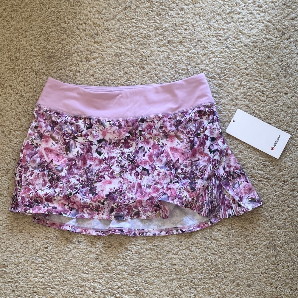 Lululemon Play Off The Pleats Skirt Regular Sz 8